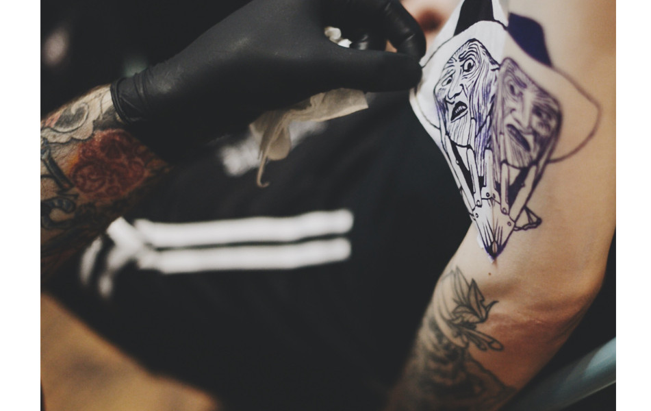 >> Frontier Tattoo Parlour // Halloween << >> Frontier Tattoo Parlour // Halloween <<